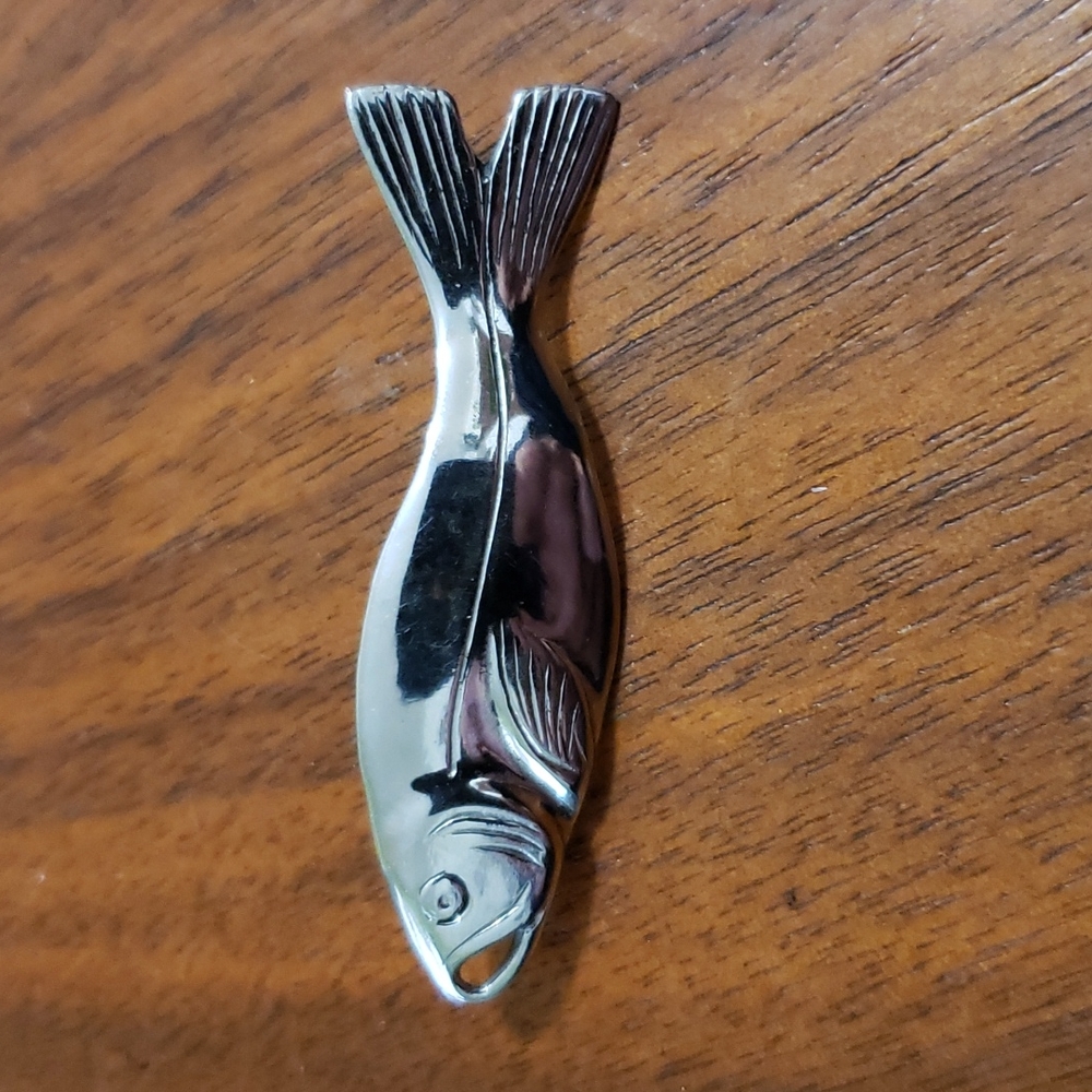 Royal Simonds Fish Lure Pin